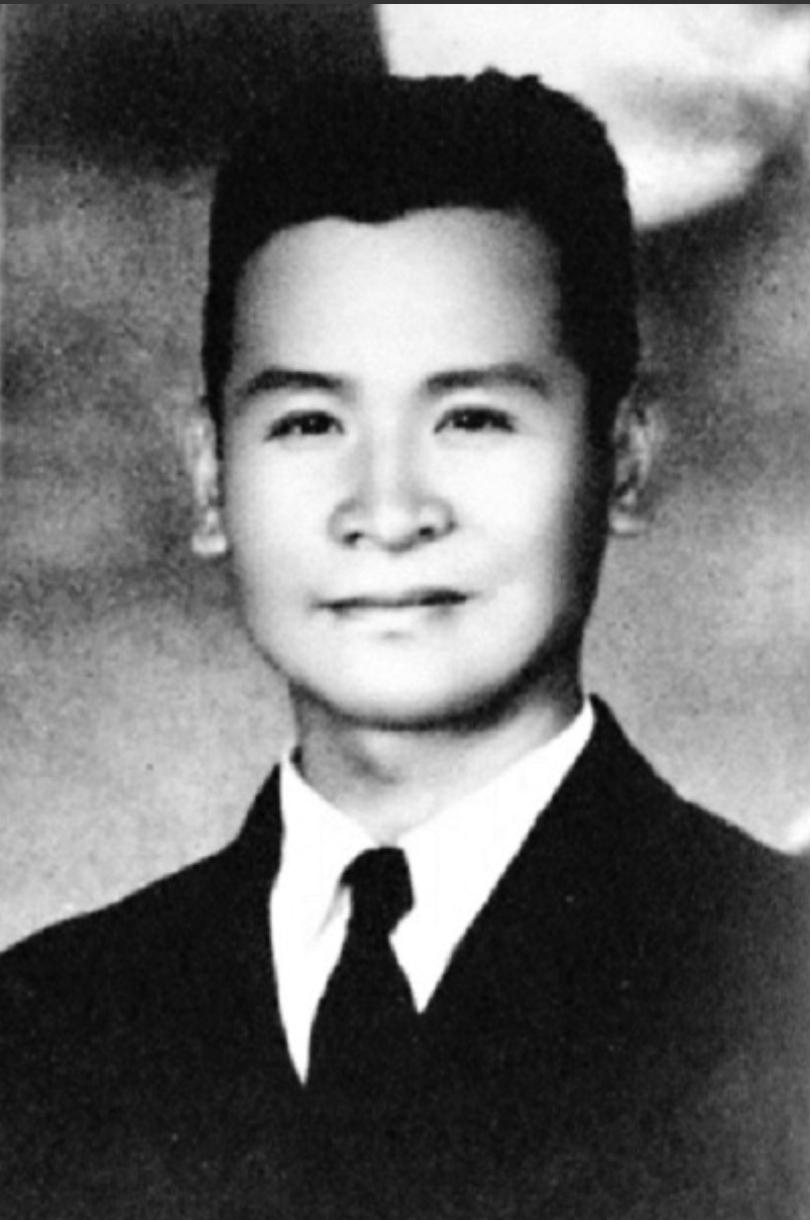 1951年，上海审讯室，特务熬不住终于开口："我说个秘密，南京雨花台乱坟岗里，埋