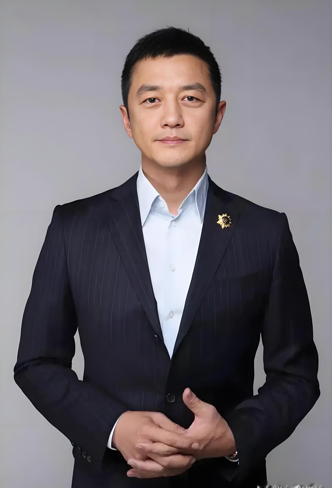 李亚鹏还清6000万了。
不是靠卖房，是靠直播。
他用了整整11年，才把这笔债填