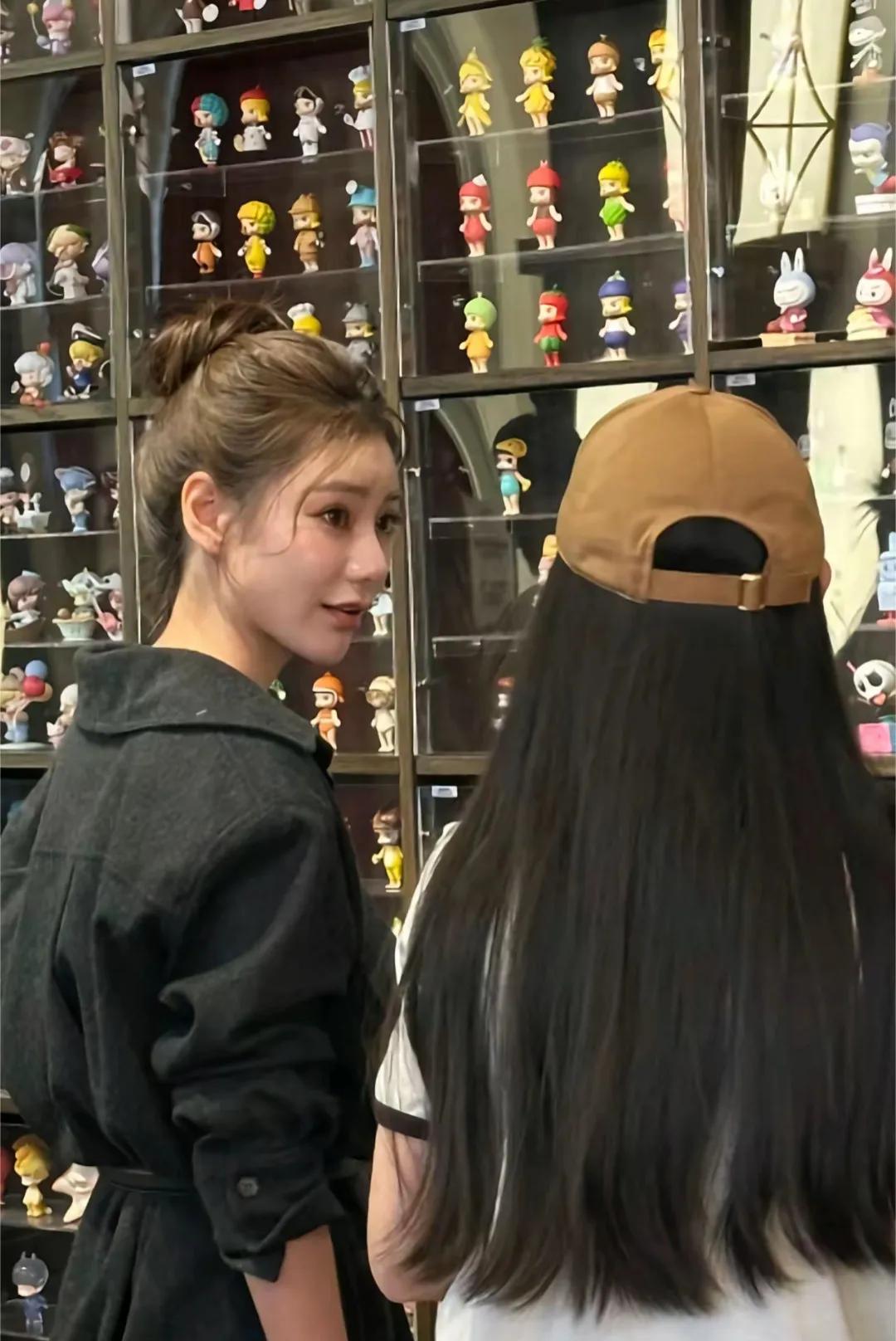 马筱梅拒绝透露小玥儿的近照。

马筱梅近期的vlog状态绝了！只胖肚子四肢依旧纤