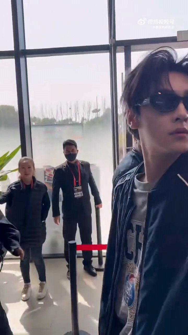 田栩宁这么近的生视频田栩宁这么近的生视频，直接怼脸拍了，帅的！ 