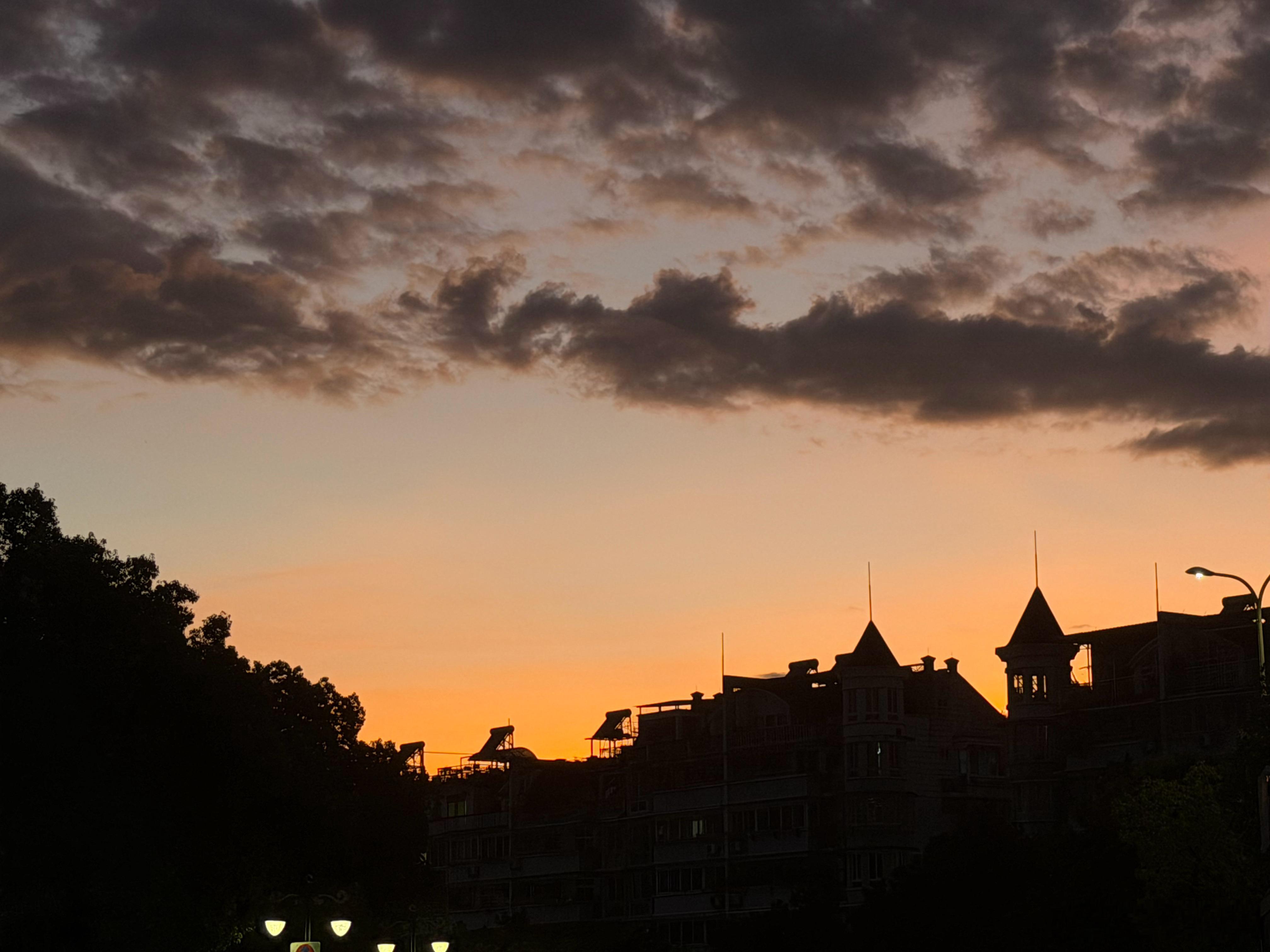 今天的夕阳是橘子汽水味的～🍊夕阳