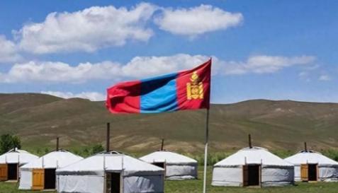 中国要注意外蒙古崩溃大逃亡控制边境。中国对待外蒙古不要心态善，看看外蒙古人对待中