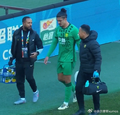 蒙哥马利透露，拉莫斯离场是脚踝出现了情况。目前还需要进一步确认，至于下场比赛能否