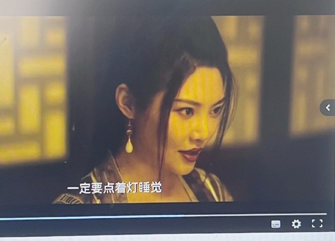 #徐冬冬有效出演致命游戏##徐冬冬有效出演#二刷才发现徐冬冬有效出演，她的身材和