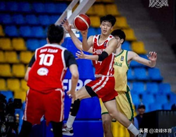 中国U18男篮决战澳大利亚：输球还是被裁判“坑”了？