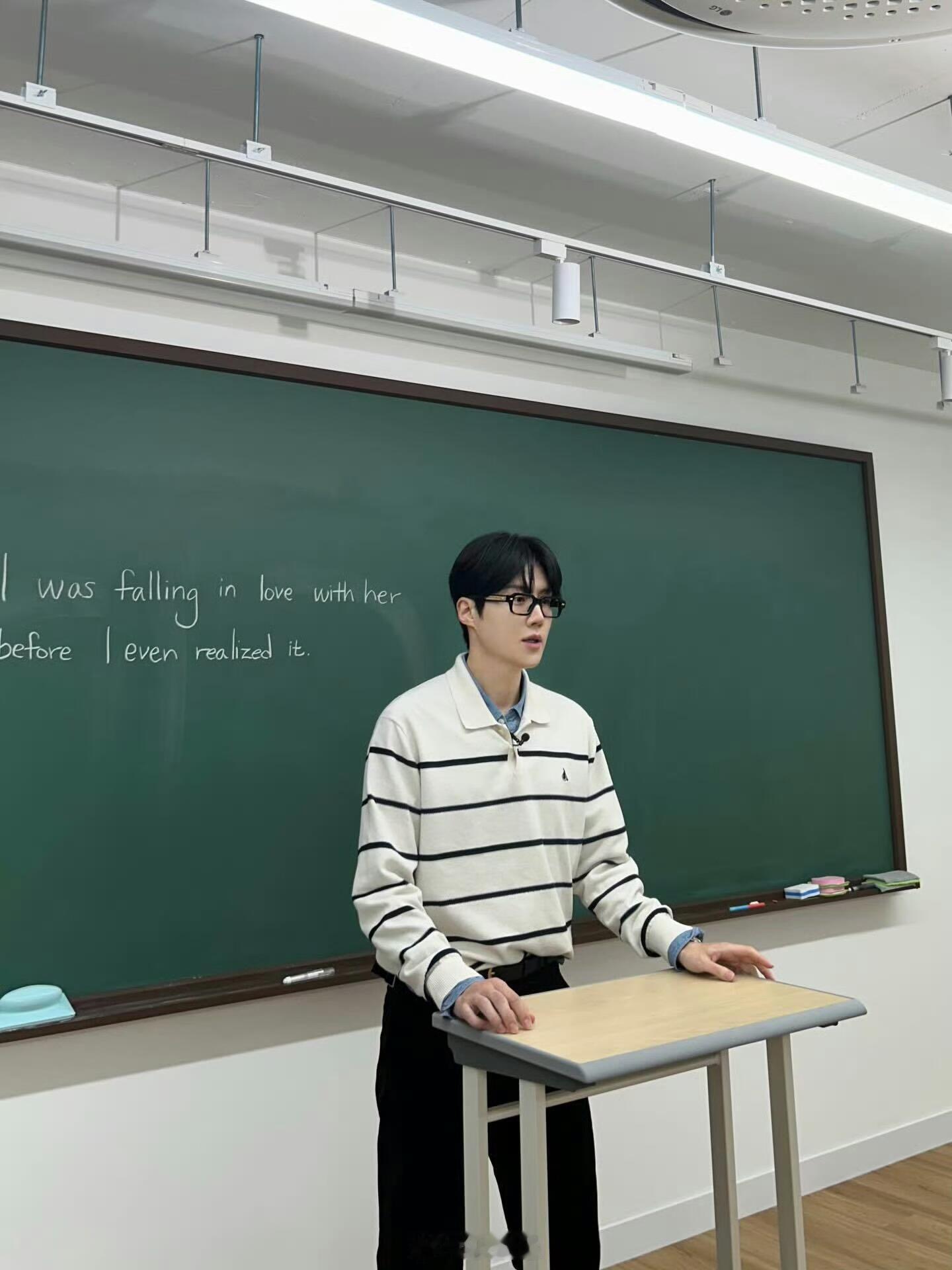 明白哥为什么单更一组综艺花絮了🥹今天一天内年更博主金宣虎先生更新两条[萌萌哒R