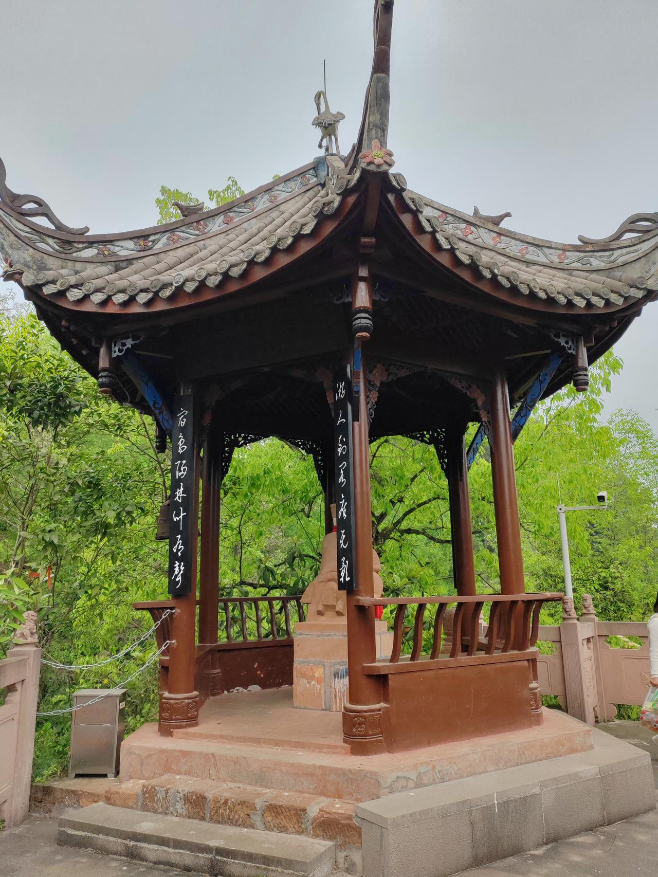 而在一份新一线城市魅力评价榜单中，成都排在第一位。它作为四川省省会、西南重要综合