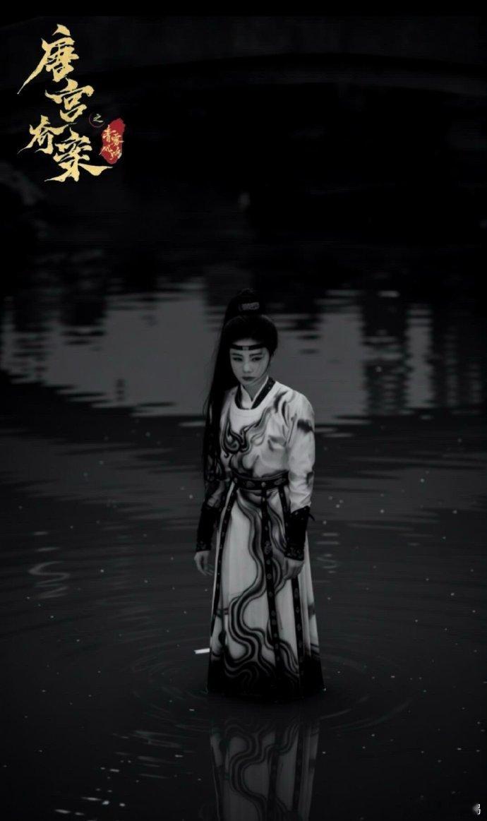 看到白鹿战损妆就知道又要开虐了 破碎感与韧劲并存！白鹿的李佩仪战损妆让人一眼心疼