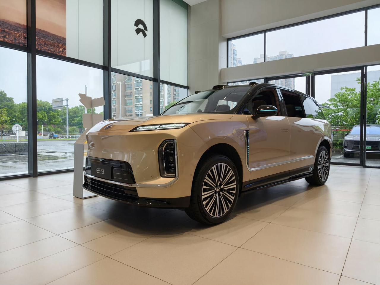 蔚来ES9替各位粉丝老总，老板，领导，总经理，主理人，CEO，董事长看过了，可以