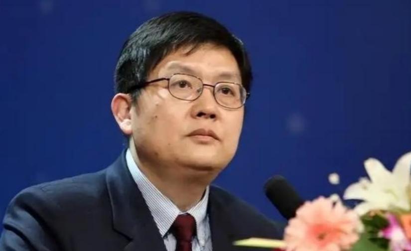 中方呼吁谨慎前往日本，然而复旦大学的冯玮却在此时，高调推荐中国学生去日本，并把这