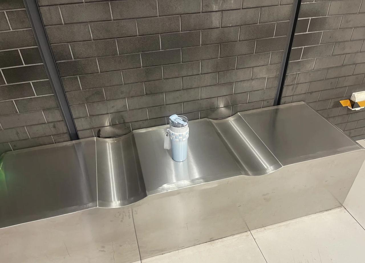 地铁六号线车公庄丢杯子的同志
您的杯子已经交给车站穿黄色衣服的志愿者随行杯 不锈