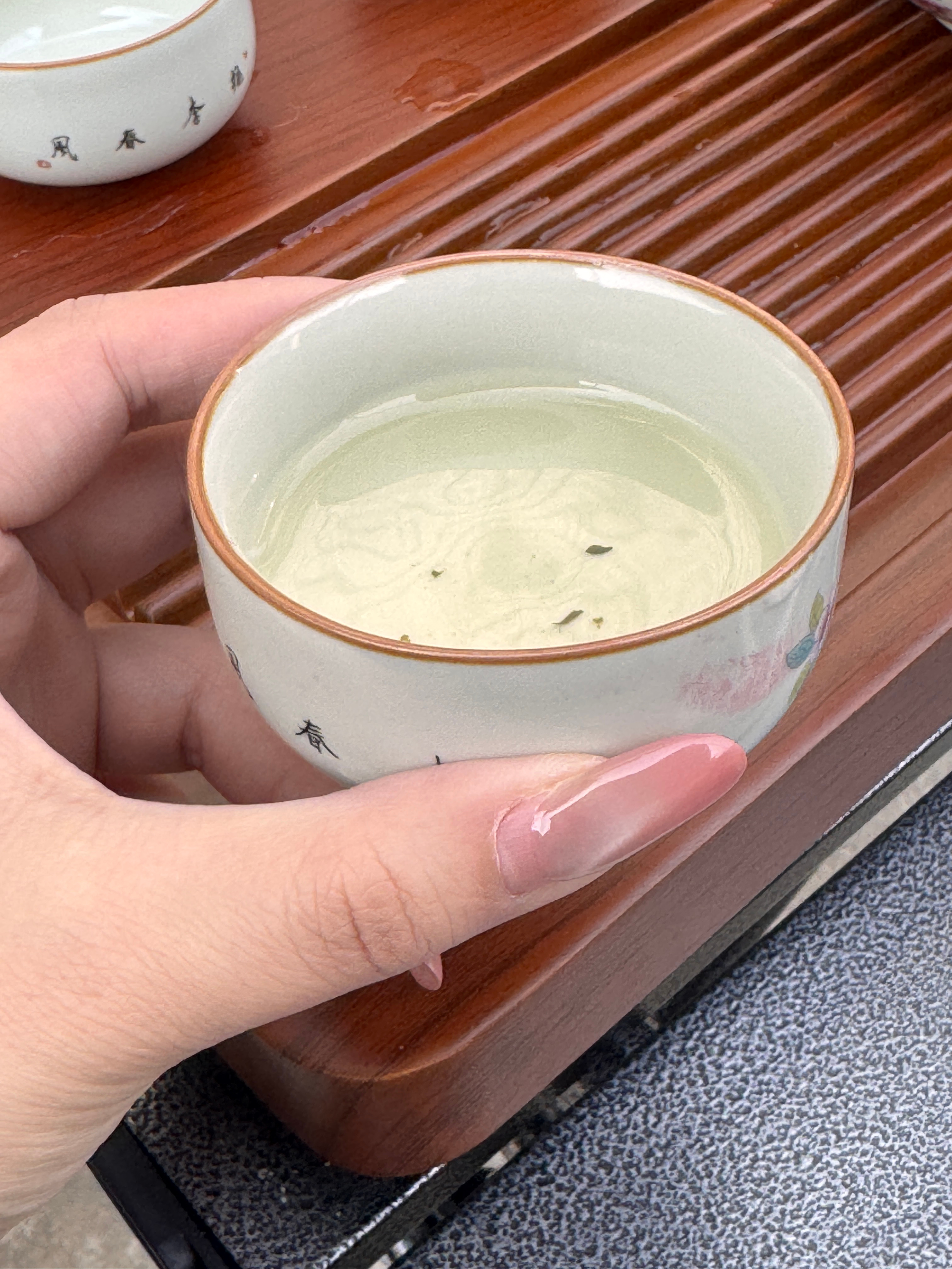 早呀[微风][微风][微风]刚刚在山里看到了野兔子🐰假期你们睡得好嘛？  ​​