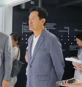 18日下午5时20分许，韩国国民力量党籍首尔市长吴世勋前往国会主楼圆形大厅的静坐