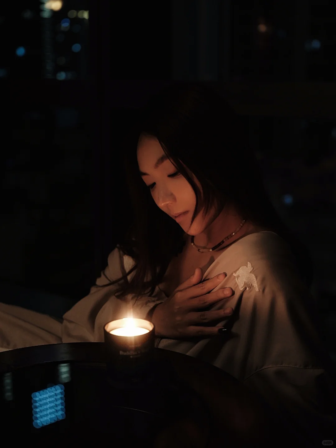 点燃蜡烛吧 敬那远方的微光。🕯