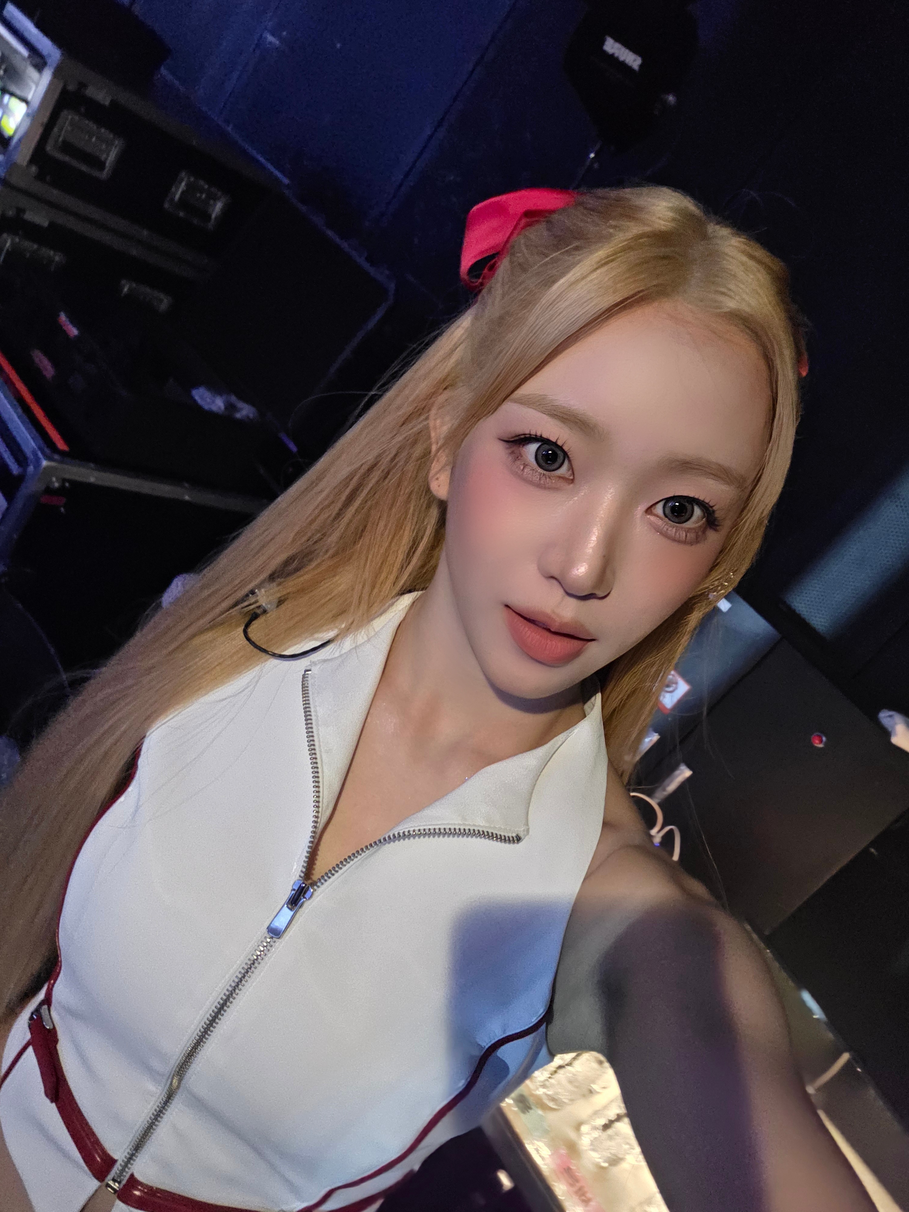 STAYC[超话] 🍁幸福来源STAYC［260826］［图片］08.26 w