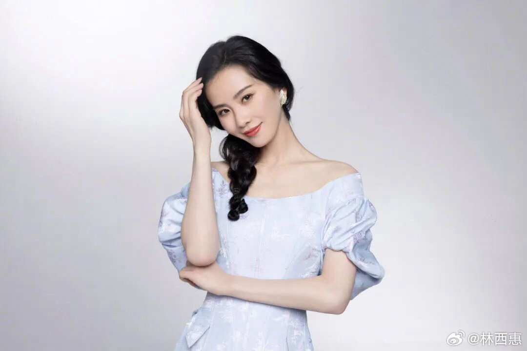 1、阿里和最高法联合出品的现代题材剧《刑事审判庭》在接触刘诗诗，导演刘进，编剧余