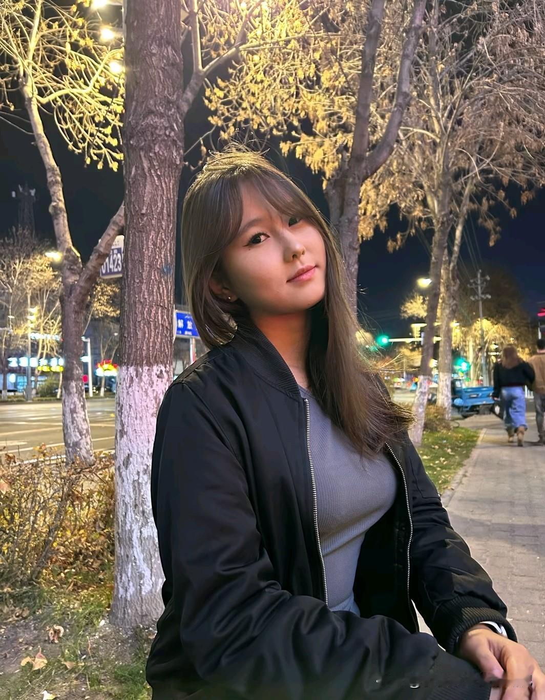 天气冷了，多注意保暖，提前预祝各位朋友元旦快乐[呲牙][呲牙][呲牙]