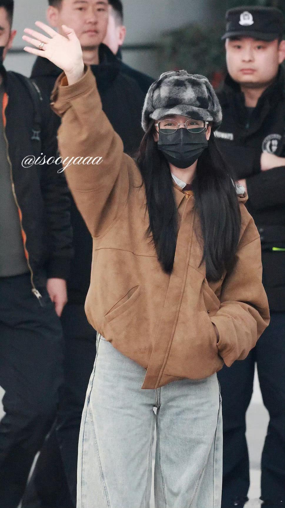 白日提灯hi6录制录制现场爱意弥漫!迪丽热巴为粉丝准备奶茶、鸡汤与面包，这份“逆