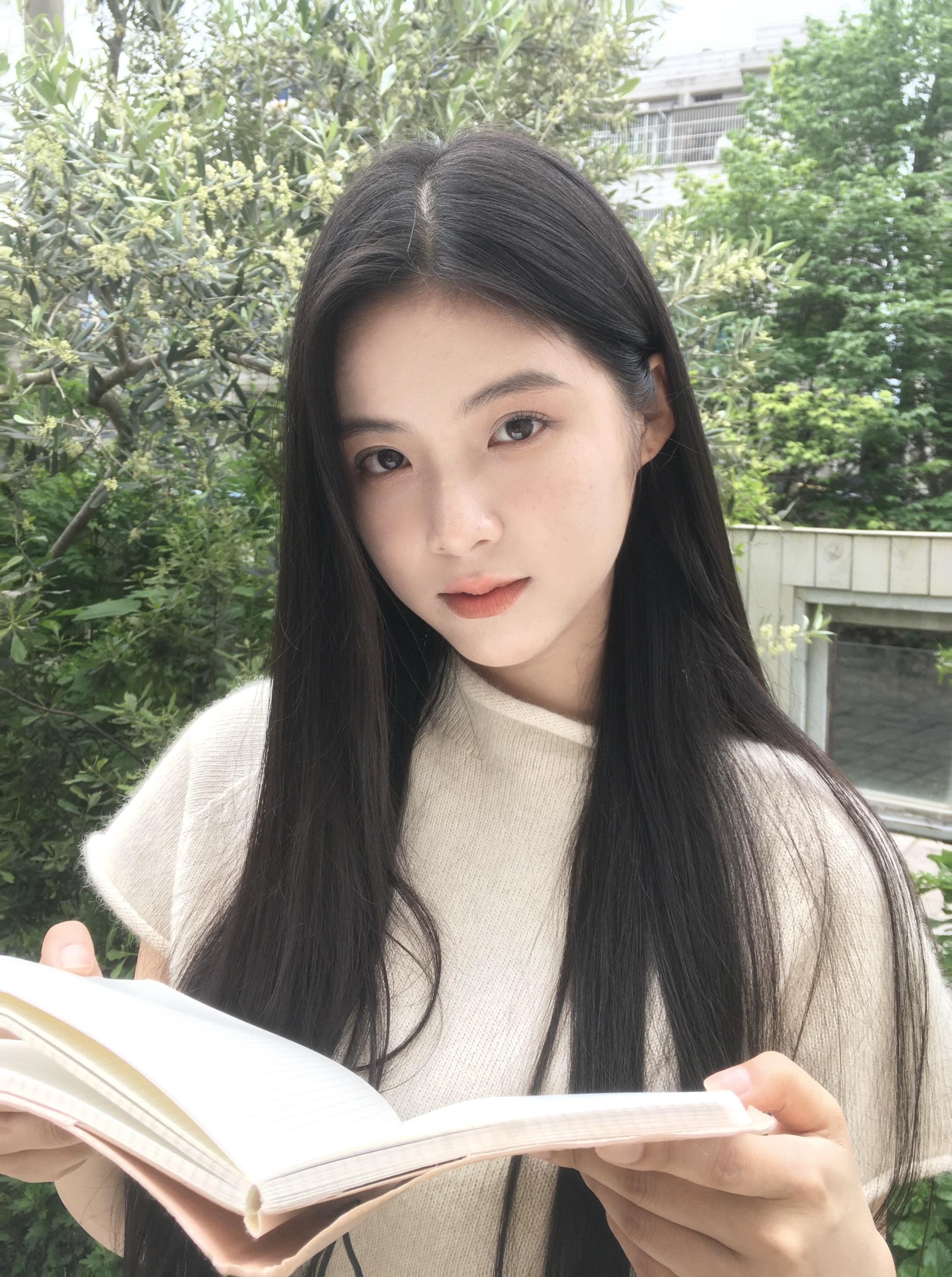 你哼着永远 我合着不变。五月的天