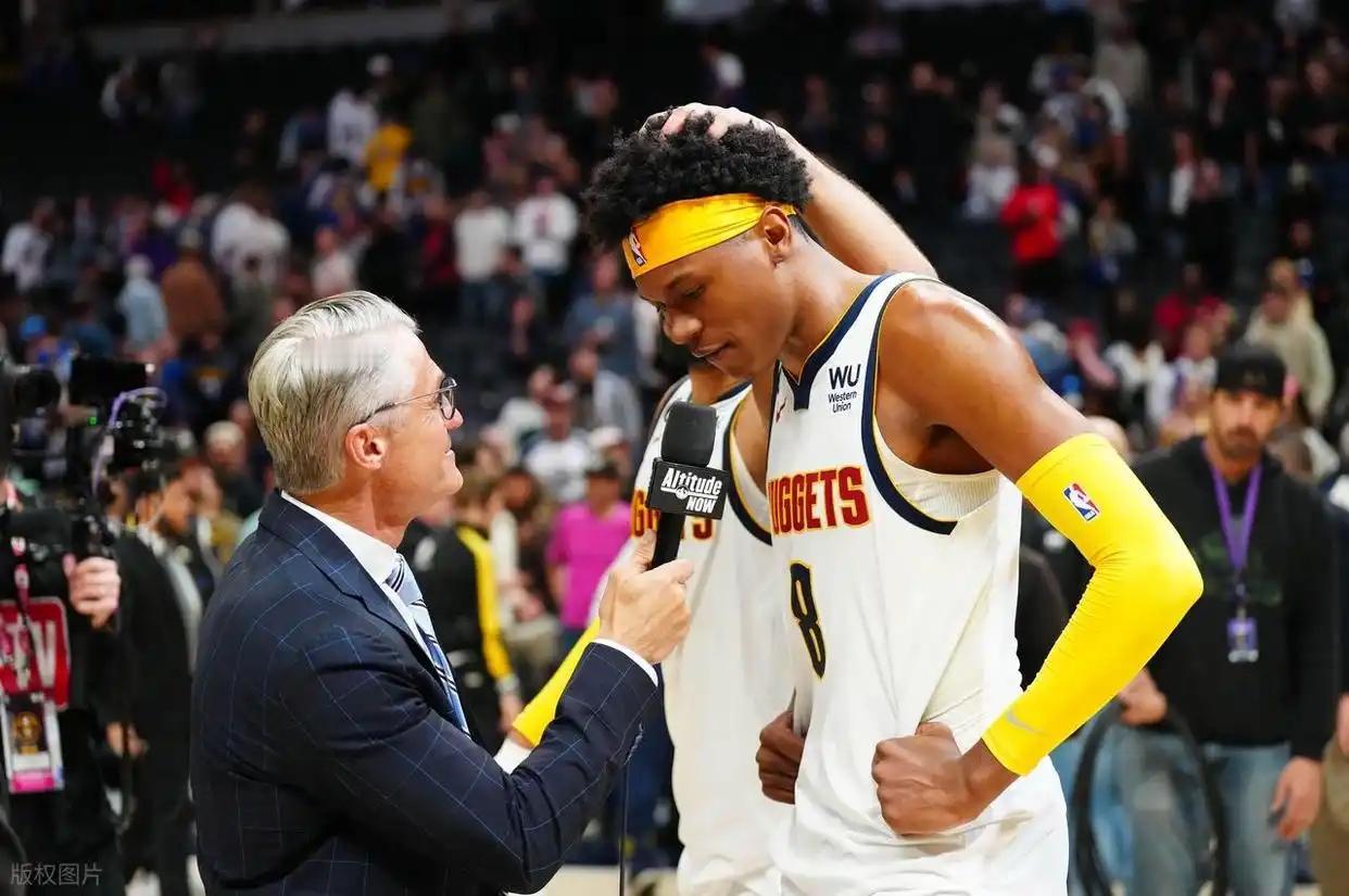 凯尔特人自媒体自己调侃：76人你们输的不冤，今晚我们也输给了掘金！

前两天当掘