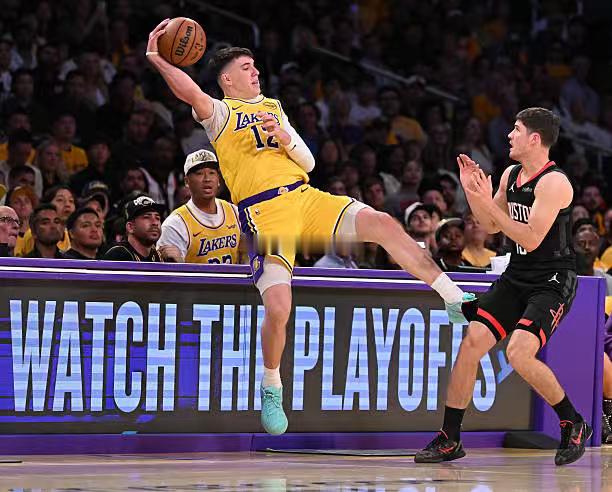 拉拉维亚虽然个人能力有限，但是毕竟活力和积极性都是不错的。面对天赋更好但是技术平