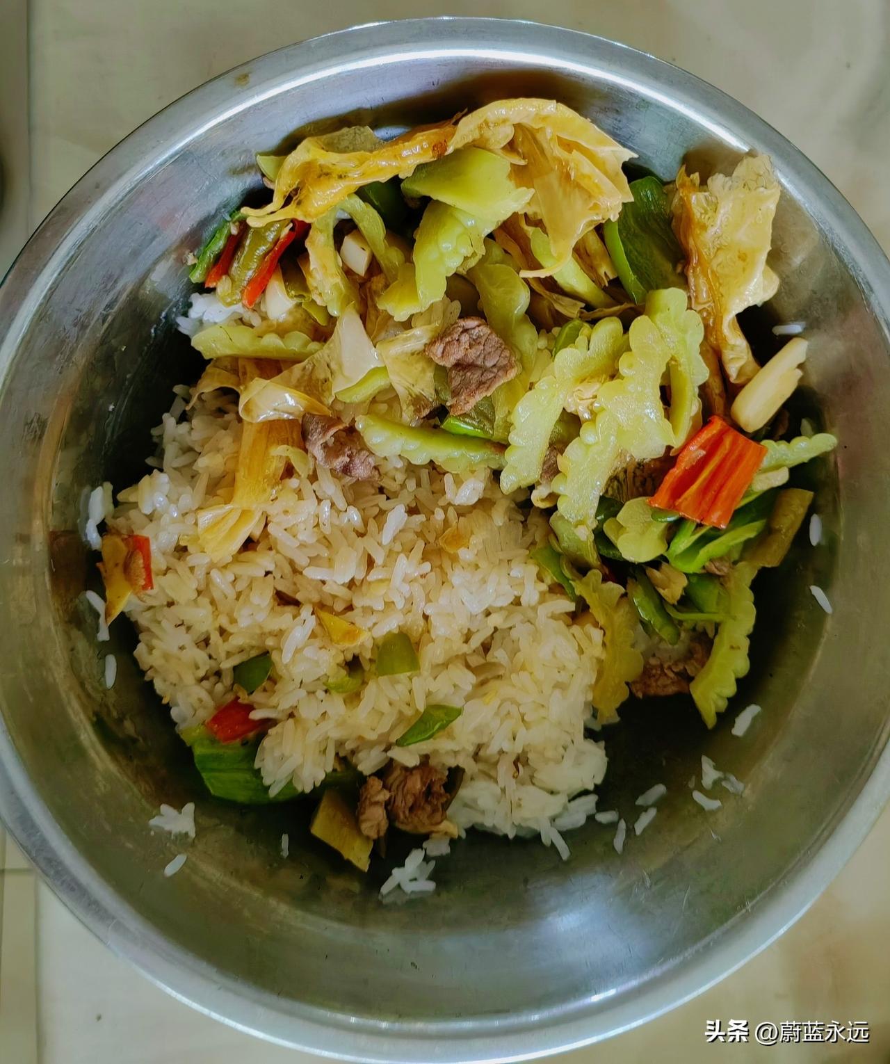 运动过后，一定不能大意
早上亮亮叫我去公园里散步，虽然是大清早，我们一走出去，室