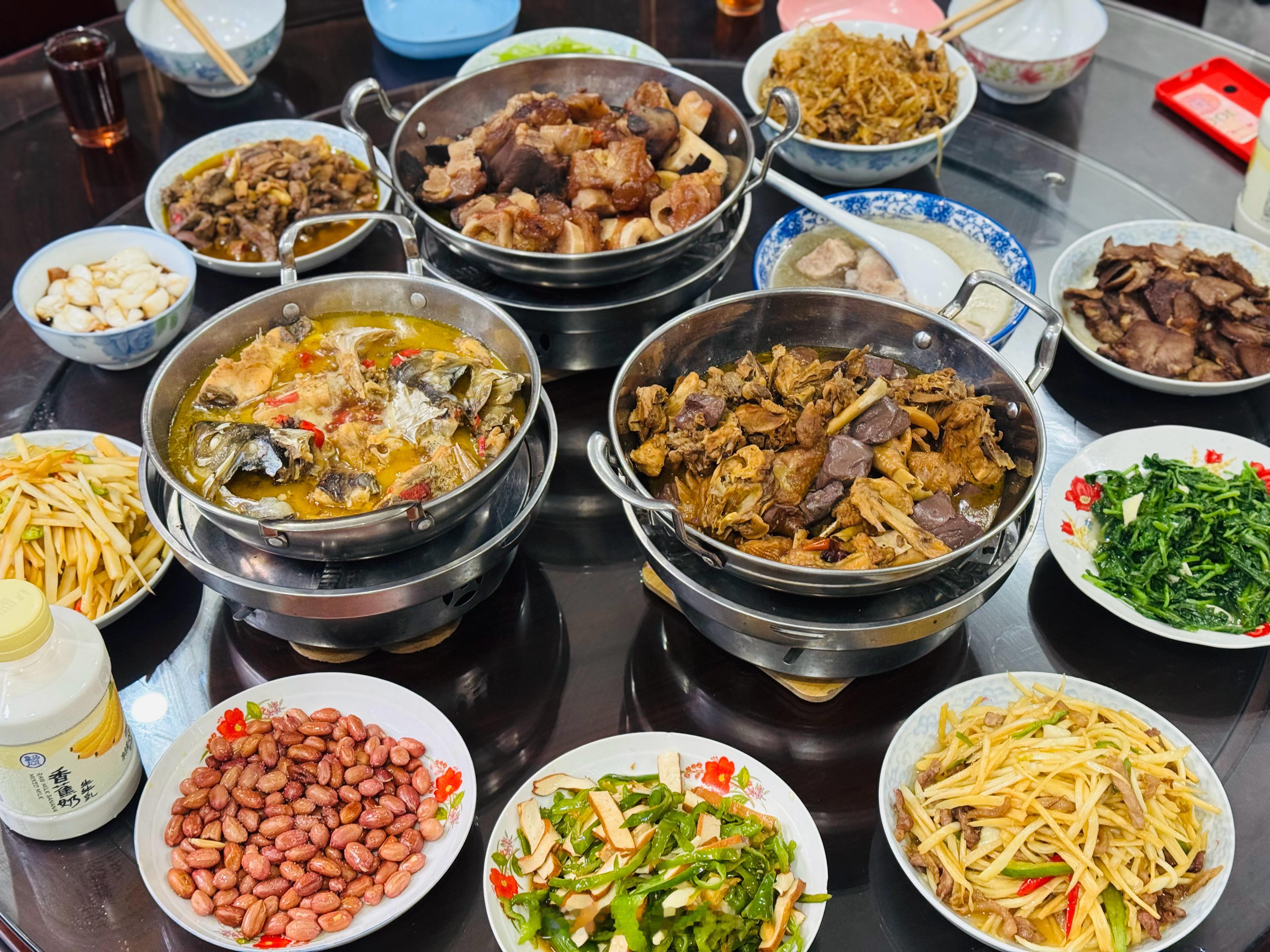 中秋快乐啊！我是不是最早吃饭的[doge] ​​​
