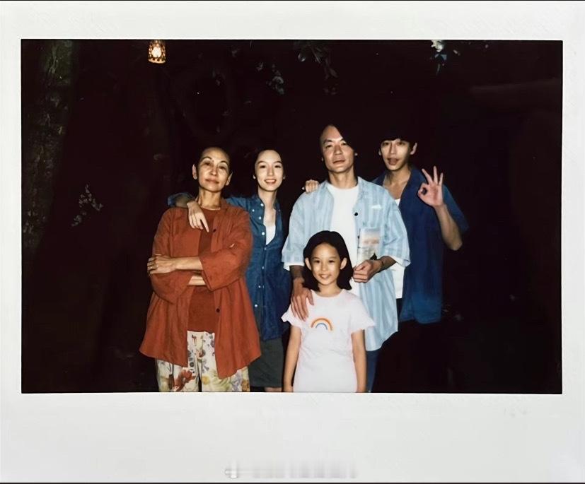 下午抽空去电影院看了，没看过原著，但是觉得电影翻拍的还可以啊，拍摄手法挺新颖的，