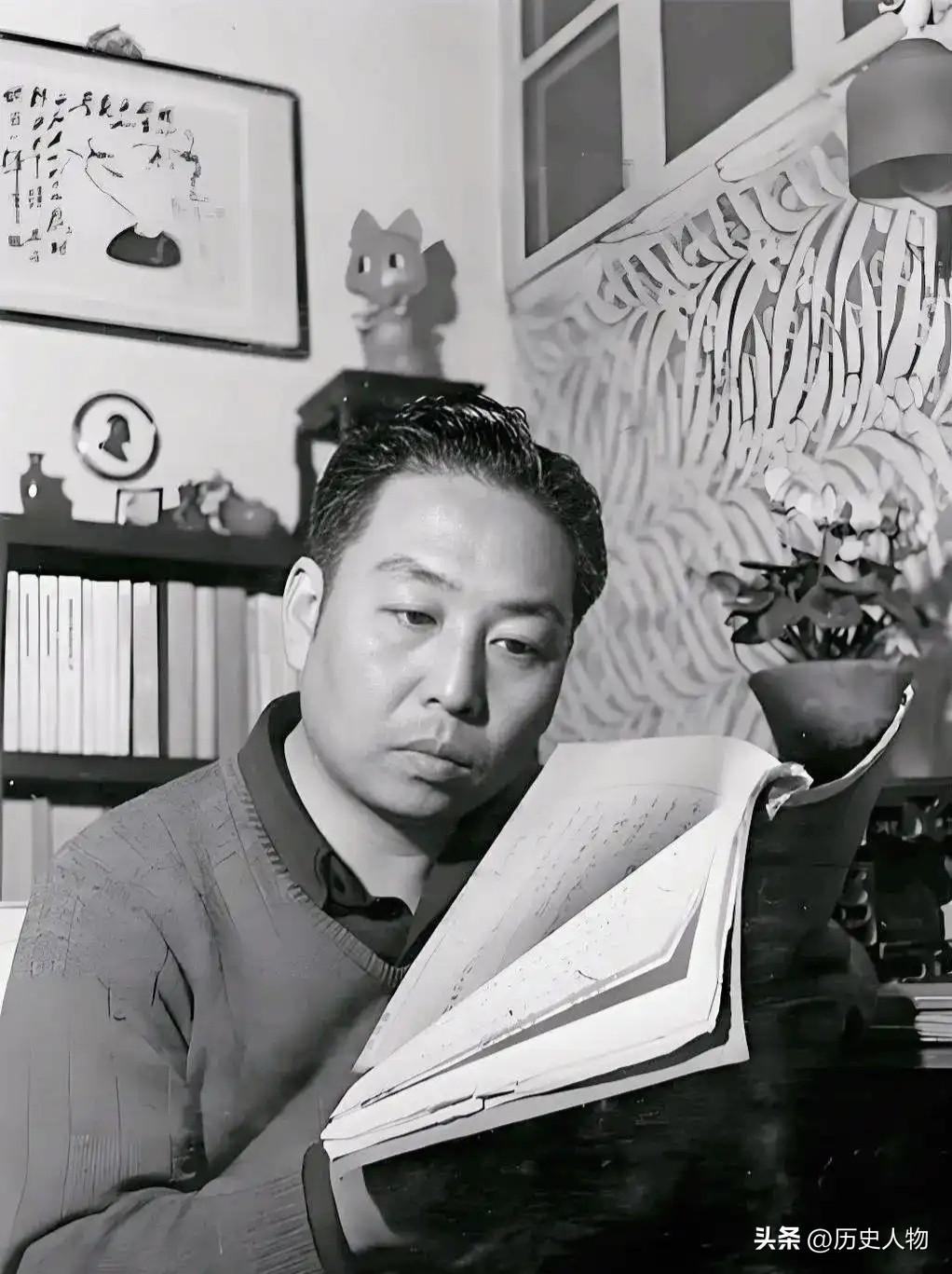 1945年，抗战胜利后毛泽东赴重庆谈判，期间将1936年所作《沁园春·雪》书赠爱