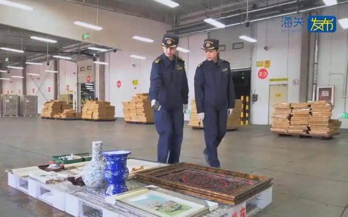 胆大包天！5月5日，天津某出口企业妄图“偷天换日”，申报出口到美国的是普通椅子和