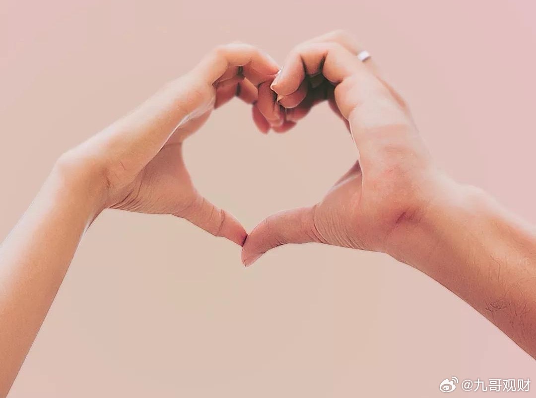 近则不恭1．跟不熟的人，不开玩笑。2．跟太熟的人，少说谢谢。3．聪明人不会跟任何