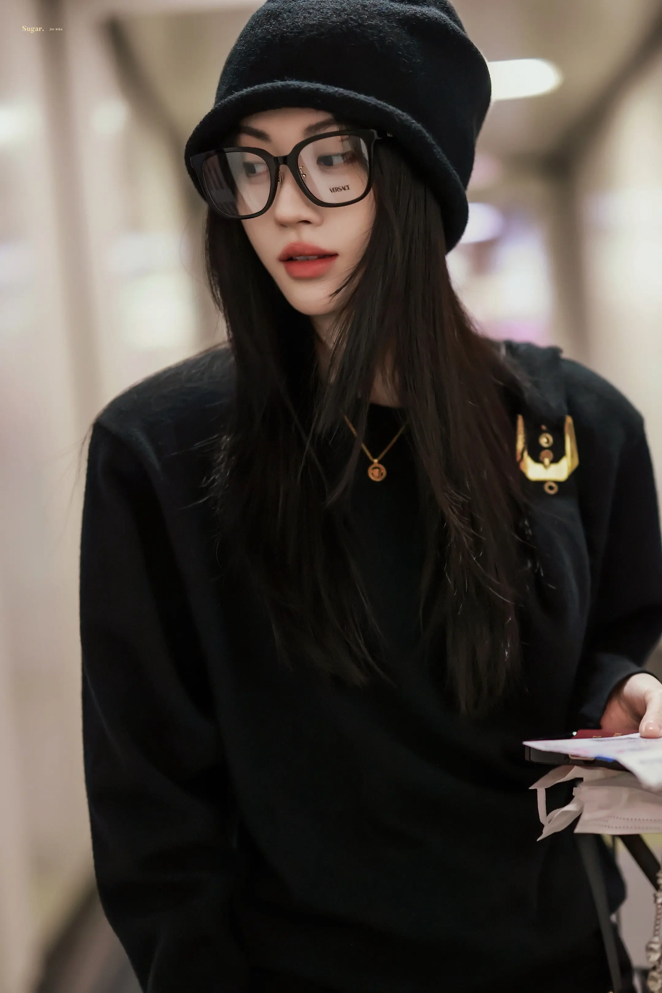 鞠婧祎 米兰时装周 机场穿搭