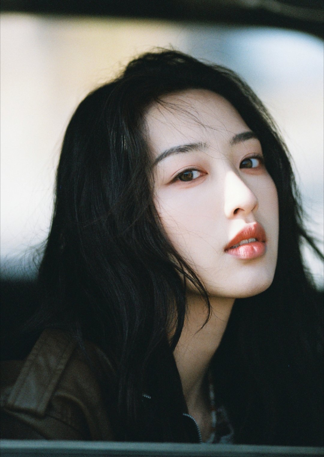 邓恩熙今天是个酷girl啊，以后就这个更新频率好吗