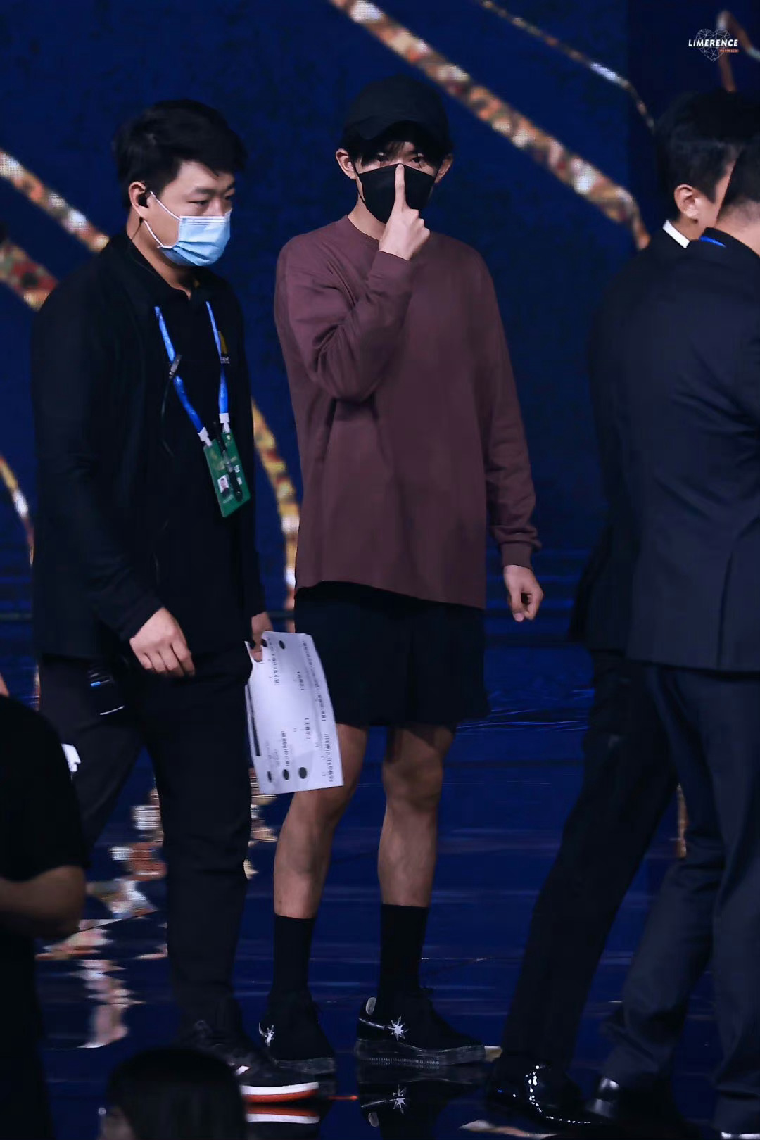 一个为舞台而生的男孩！！！[awsl]（大湾区彩排图，期待今夜）#易烊千玺干杯朋