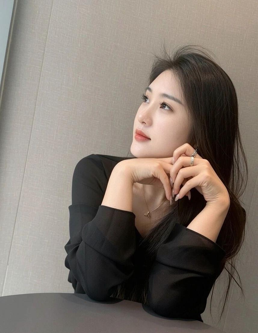 长的好精致的美女！