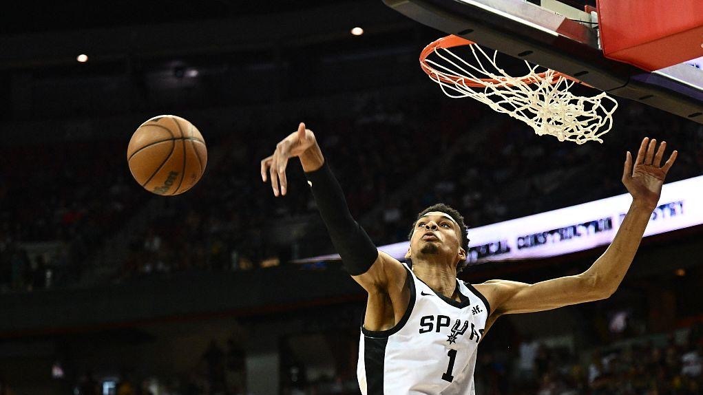 文班亚马 NBA名场面 杰伦威惨遭血帽🔥【这是什么怪物啊！！】杰伦威高高跃起准