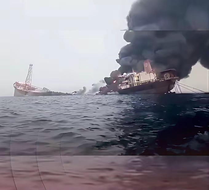 美国海军支援部队的一艘油轮在巴林港被摧毁！美伊以冲突