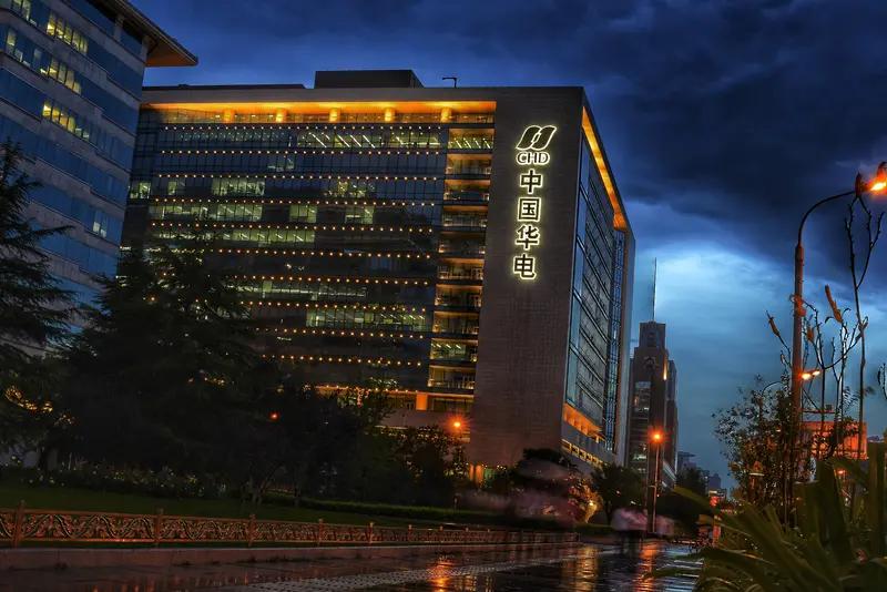 这位股民朋友的经历，我看了真是五味杂陈，简直就是“同一个配方，同一个味道”——