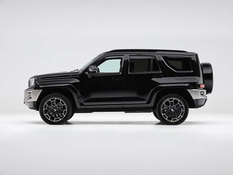 坦克700 正式上市3.0T Hi4  巅峰版 50.8万2.0T Hi4 极境