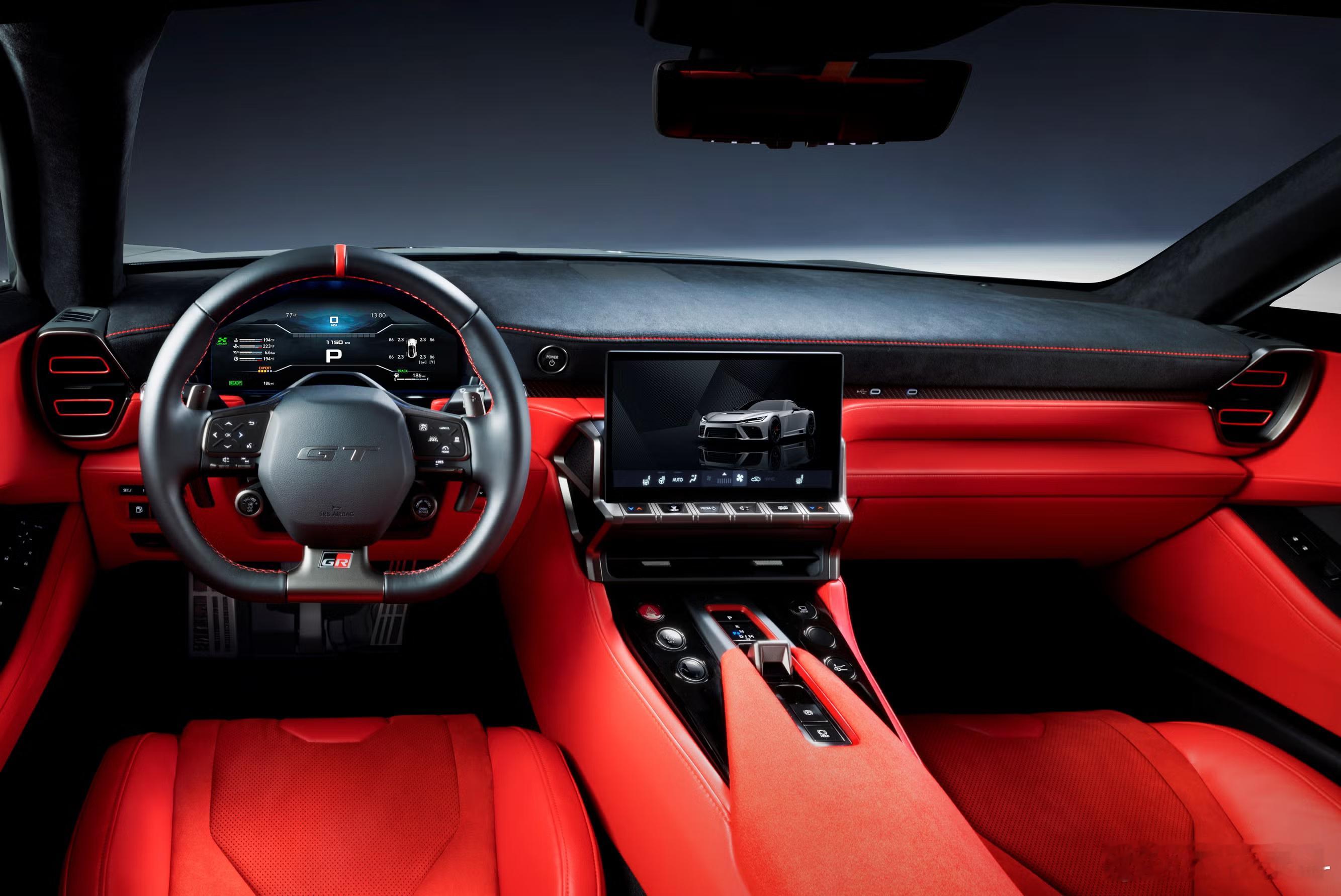 2027款的丰田GR GT内饰内饰还是非常简洁的，很有雷克萨斯的感觉，相比外观还