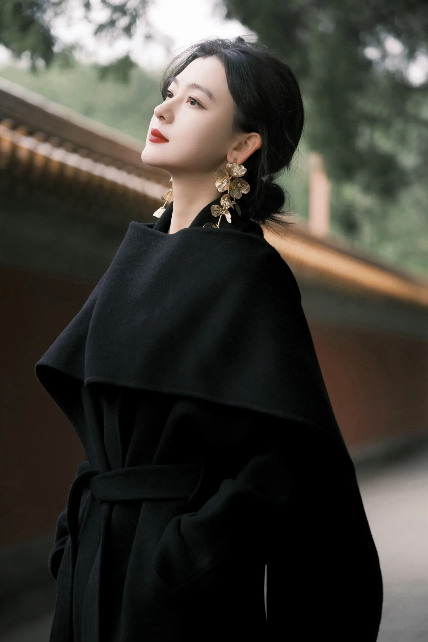 我与地坛。“我什么也没忘，但是有些事只适合收藏。不能说，也不能想，却又不能忘。”