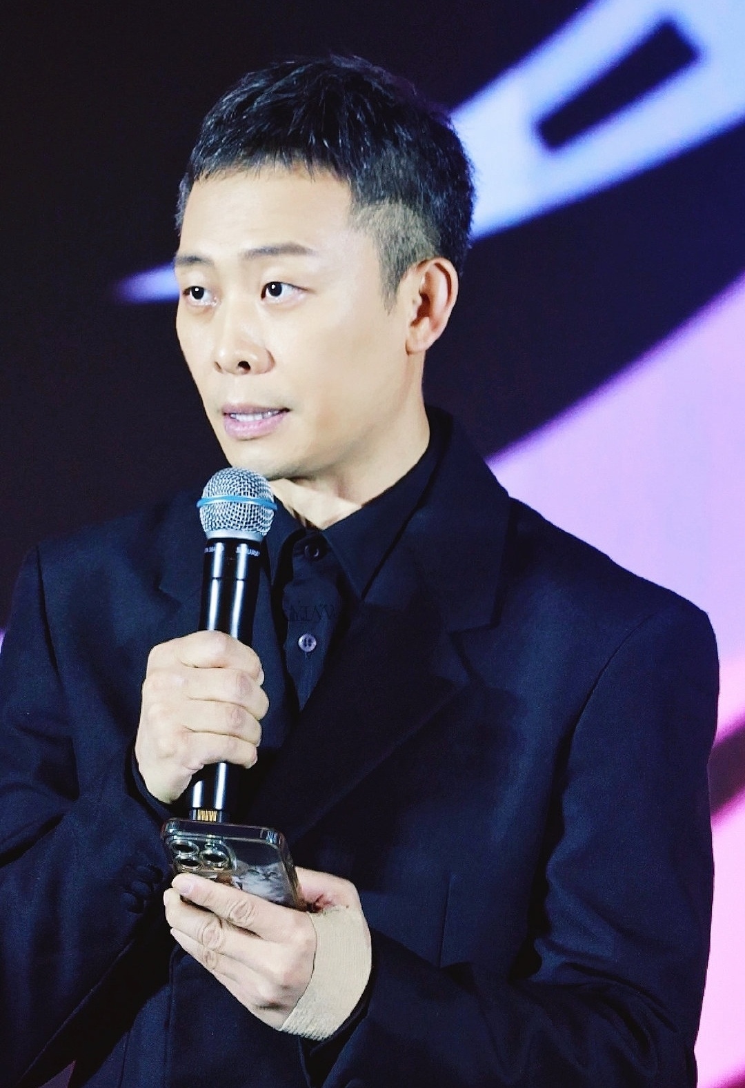 张译牛啊，获得了一级演员称号。看了一下名单里，好像就他一个人。并且申报的时候也是