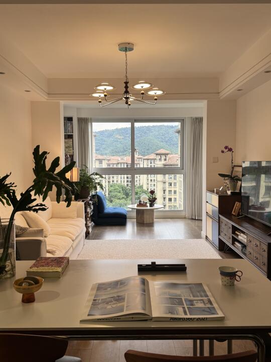 傍晚时分的家很舒服🏠👧