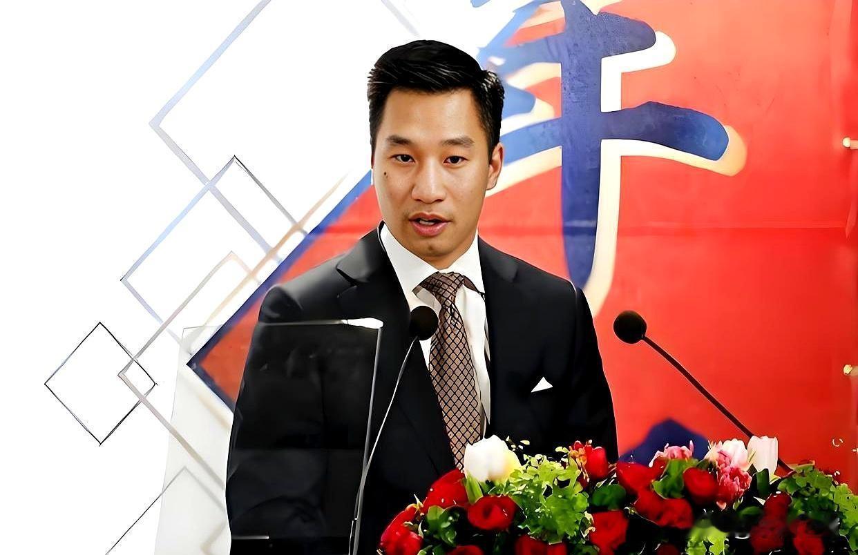 华裔顾问反华翻车记：特朗普对华没辙，先拿“自己人”祭旗！
 
特朗普手下的华裔顾