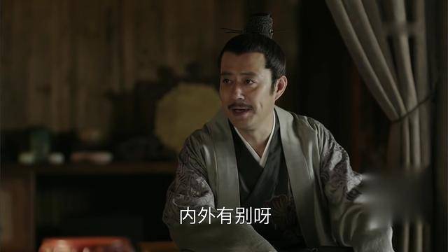 哈哈哈还有大家只知道大奉打更人里皇帝是知否里的红狼，其实王首辅演了顾廷烨他爹啊，