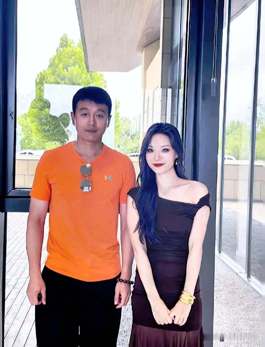 偶遇佟大为，他的容貌变化不大，感觉十多年没什么变化，还是这样。佟大为以前可是四大