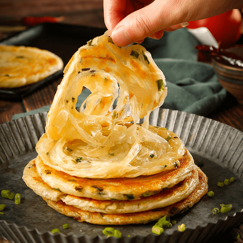黄油葱油饼葱香浓郁，各具风味，带有黄油的醇厚，梅干菜饼咸香可口，梅干菜的独特味道