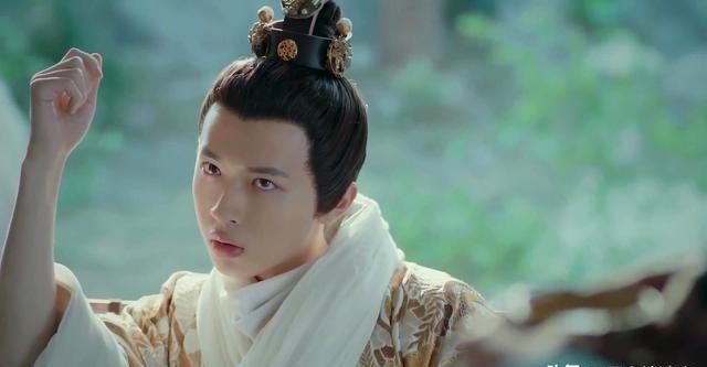 史上最荒唐、最昏庸的皇帝，与亲姐姐私通，腻了之后又给她找了三十个面首。不仅如此，