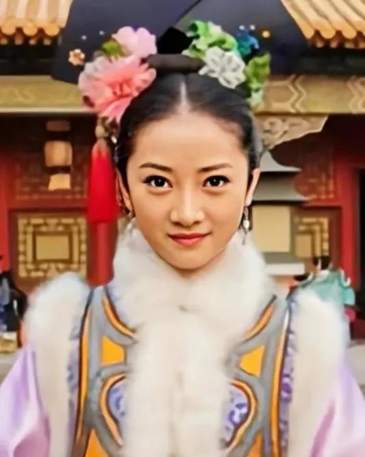  贞嫔的扮演者郭萱，1989年3月30日出生，毕业于新疆艺术学院舞蹈学院和北京电