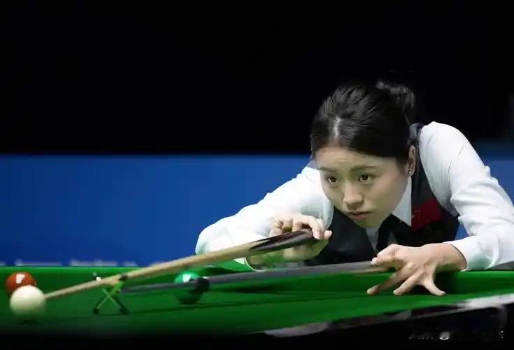 白雨露签运不佳遭遇强敌
白雨露长相甜美，球技精湛，深受广大的球迷喜爱，曾经在英锦